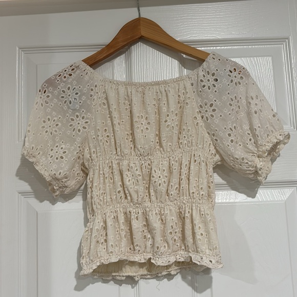 Jessica Simpson Cream Eyelet Women Crop Top - Picture 3 of 3